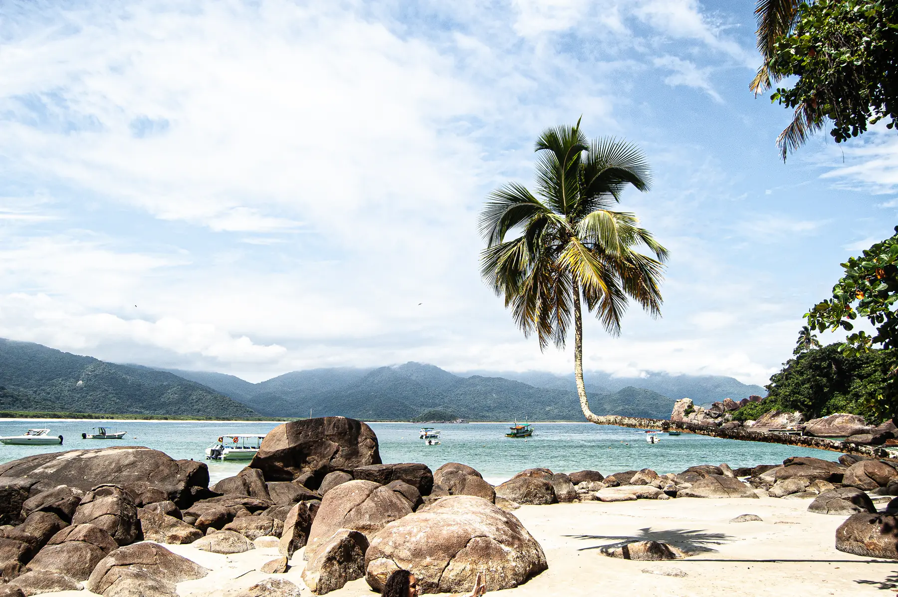Praia do Aventureiro em Ilha Grande
